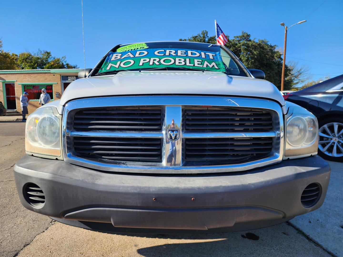 2005 WHITE Dodge Durango ST (1D4HD38K75F) with an 3.7L V6 SOHC 12V engine, AUTO transmission, located at 2660 S.Garland Avenue, Garland, TX, 75041, (469) 298-3118, 32.885551, -96.655602 - Photo#9